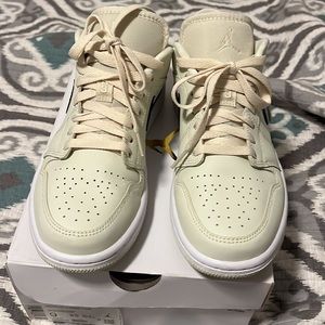Nike Womens Air Jordan Low 1- coconut milk, black-white